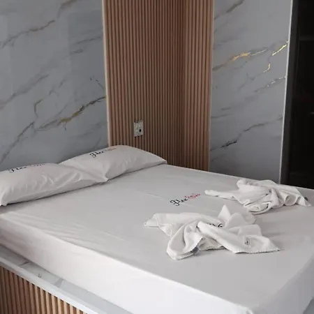 Motel Flex Love (Adults Only)-3